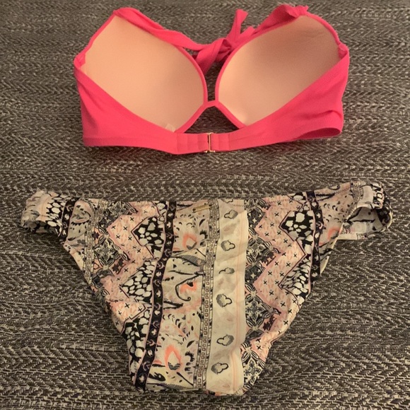 Victoria secret bikini - Picture 2 of 4